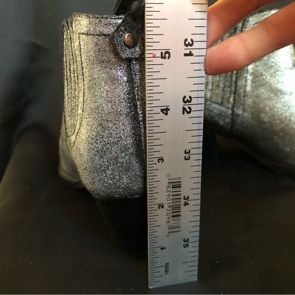 SBICCA Sz 6 Metallic Silver Leather Booties “Cardinal” Pewter Vintage Collection - Picture 7 of 10